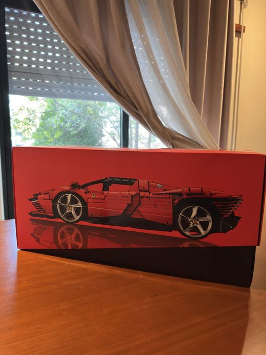 Lego Technic Ferrari Daytona SP3 - Selado/Nevo