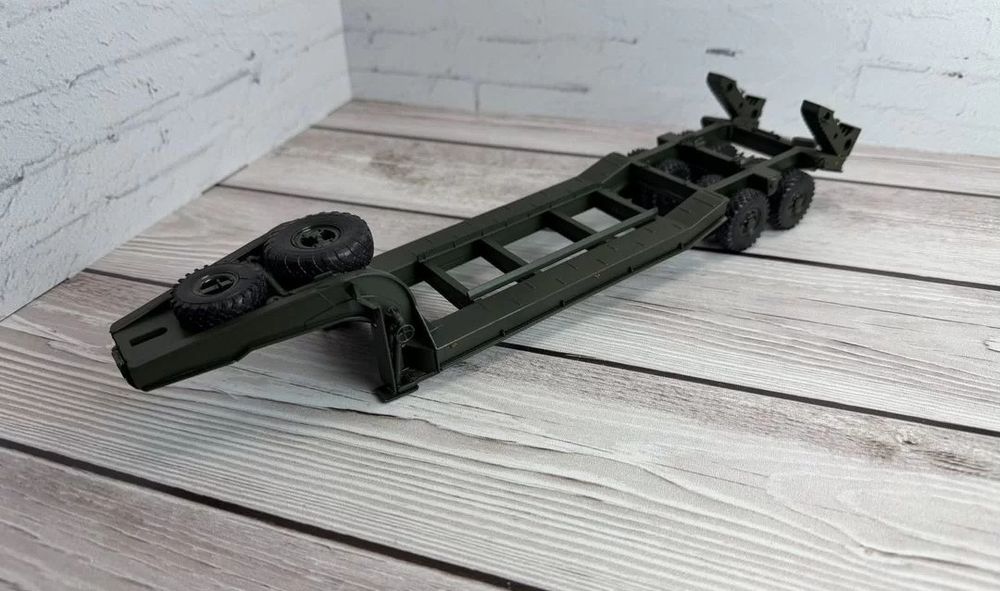 МАЗ 537 с п/п ЧМЗАП 5247Г AVD, SSM