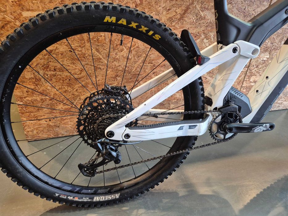 Bicicleta Eléctrica e-bike SCOTT Patron eRIDE 900 Tuned