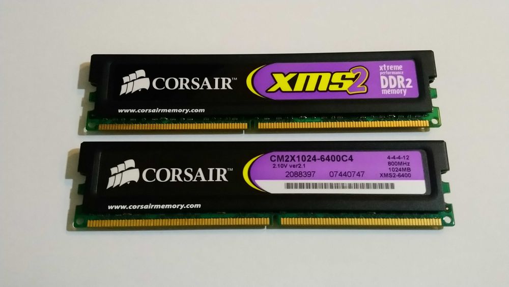 Memórias DDR2 2GB (2x1 GB)