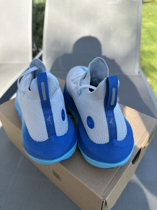 Buty biegowe Mizuno Neo Vista - damskie