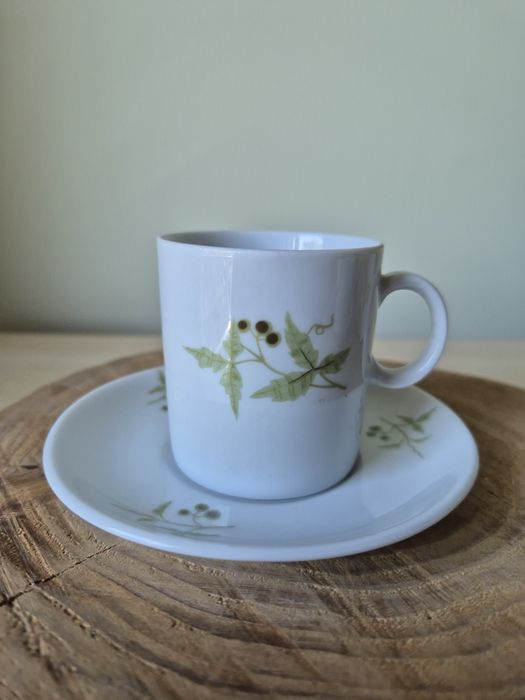 4 kubeczki do kawy z talerzykami porcelana Karolina
