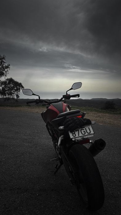 CB125R 2023 vermelha