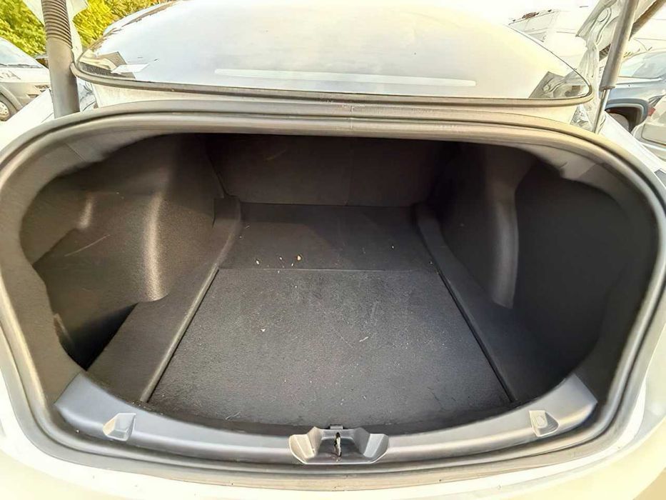 Tesla Model 3 Long Range      2022