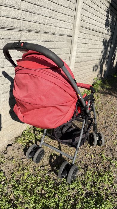 Продам Прогулочная коляска APRICA LUXUNA LIGHT CTS, CHEERFUL RED, цвет красный