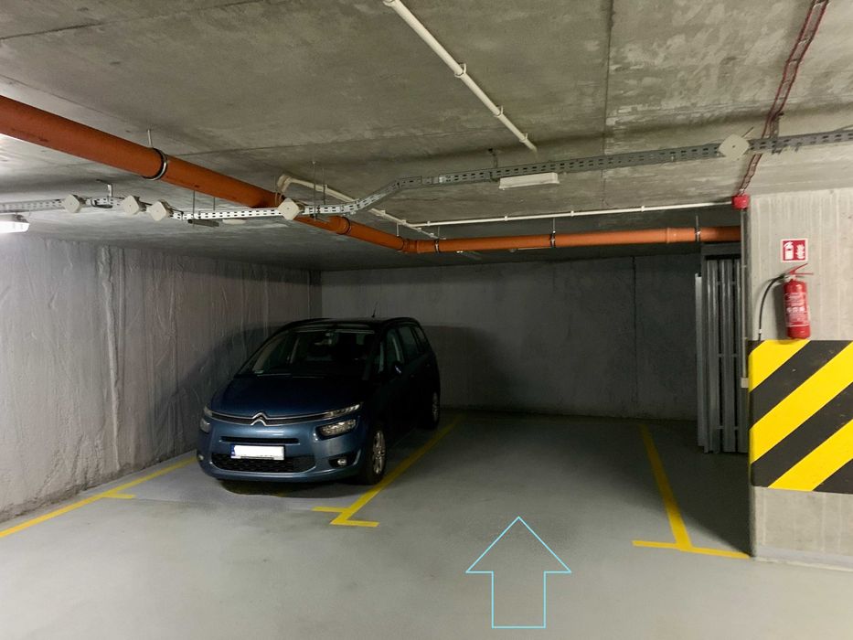 Wynajmę miejsce w garażu podziemnym W-wa Pełczyńskiego 5