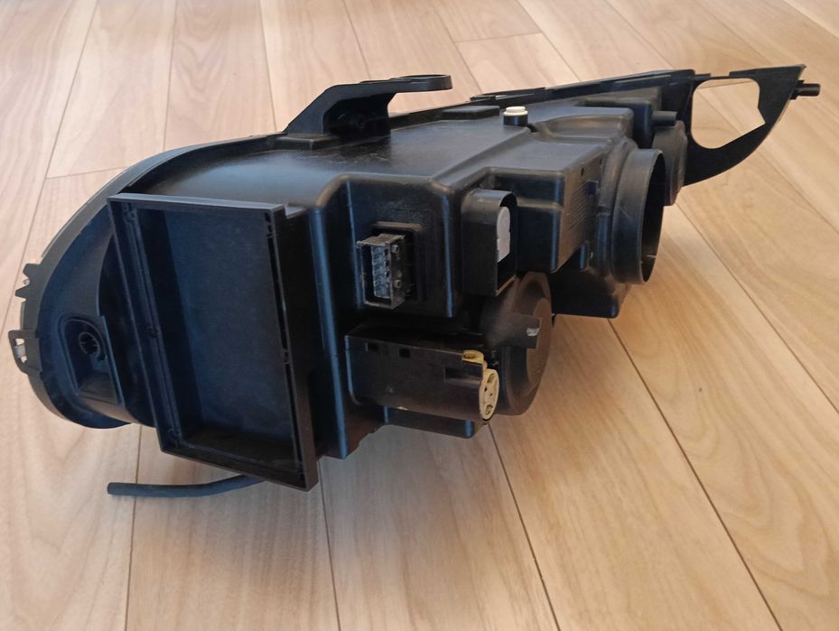 Reflektor prawy H7 Saab 9-5 I 06-09 lift