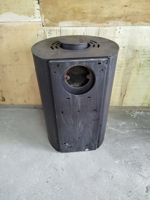 Kominek na drewno wiszący