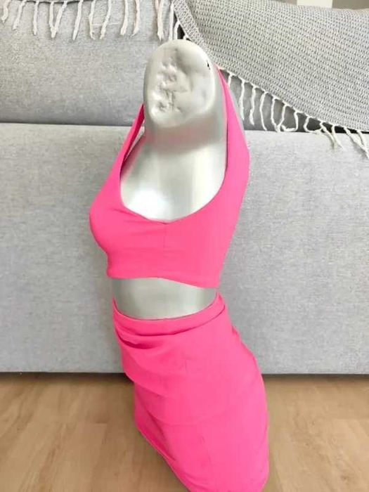 Vestido Mini Zara Rosa Neon – Assimétrico com Cut-out – Tamanho S