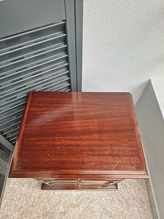 Móveis em Madeira em pleno estado!!