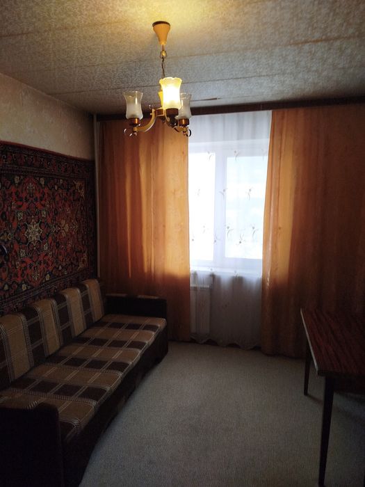 Здаю дві кімнати у 3- кімнатній квартирі на Виноградарі без господаря