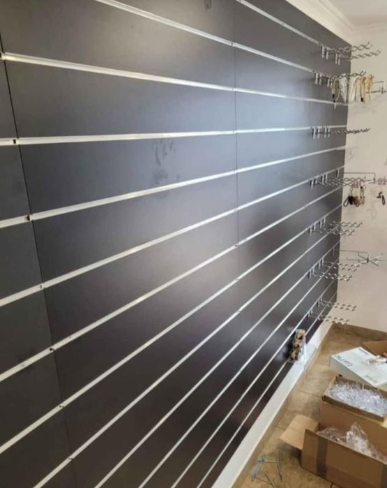 Panel naścienny pionowy+ wkładki aluminiowe