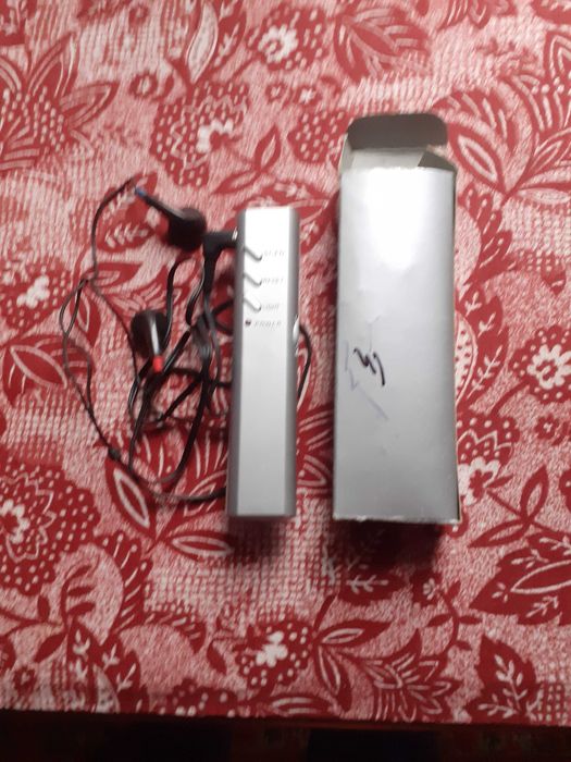 FM радіоприймач,кишеньковий.