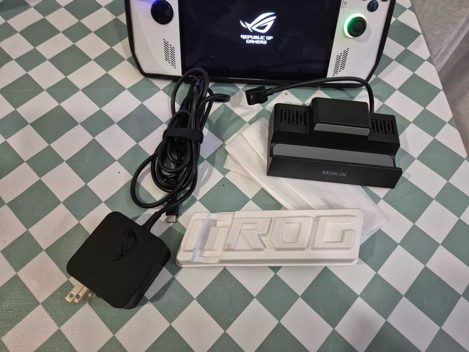 Rog Ally 512g 16gb + cap + adptador HDMI + Bolsa + acessorios