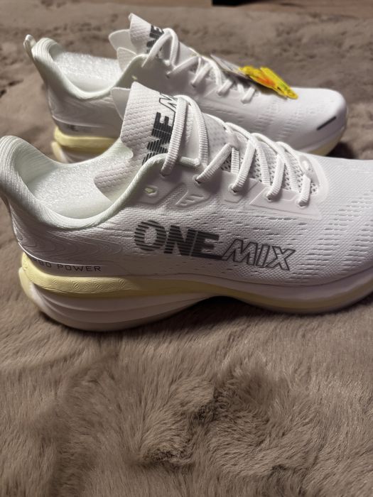 Buty do biegania ONEMix 43 r