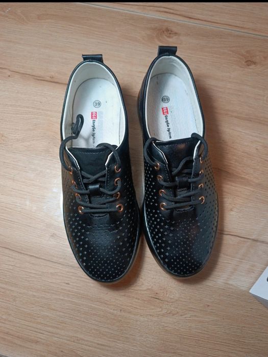 Buty skórzane wiązane damskie NOWE 39