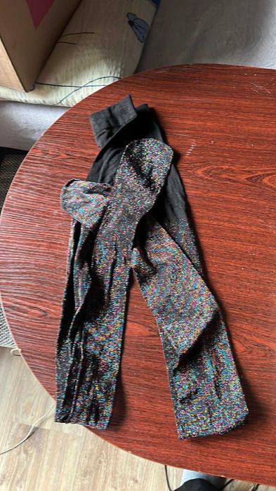 Nr 12 Rajstopy kryjące z brokatem.