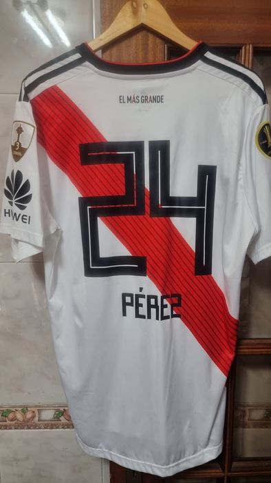 Camisola de jogo utilisada pelo  enzo perez.final da libertadores.