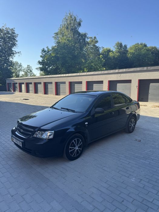 В продажі Chevrolet lacetti