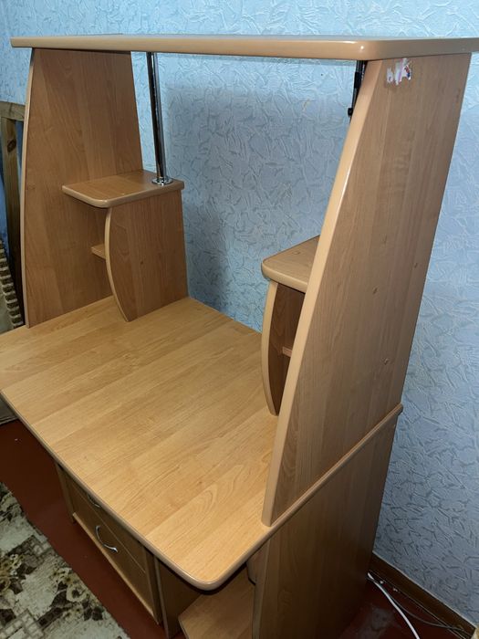 Компʼютерний/письмовий стіл