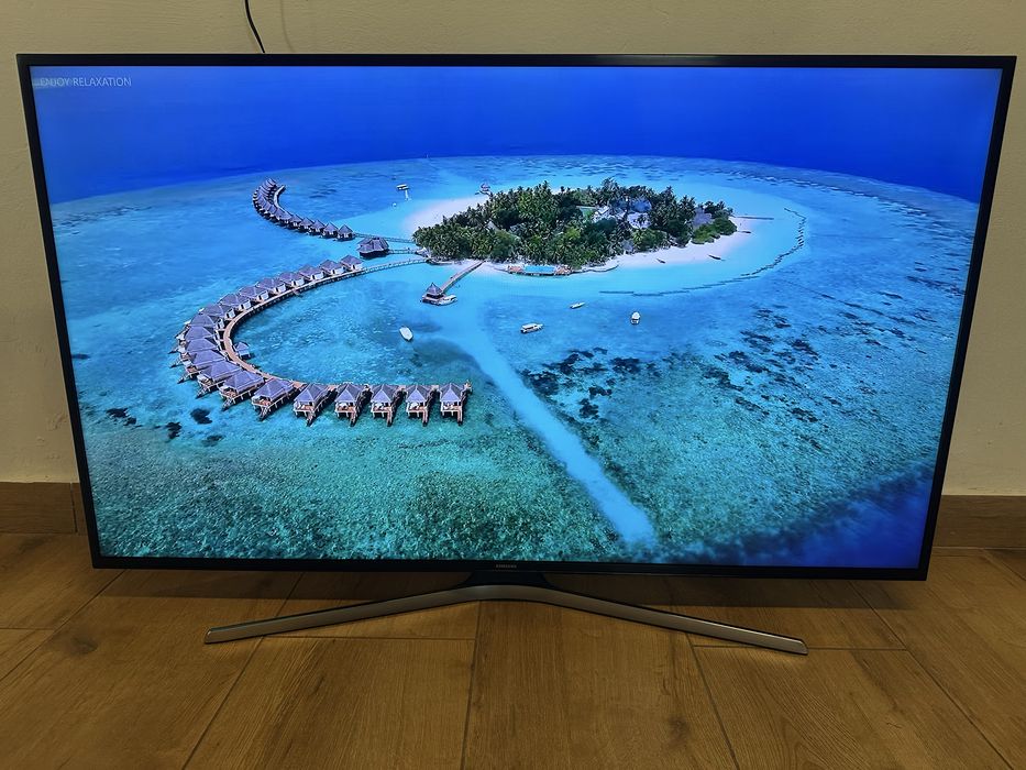 Samsung 55” 4K UHD Smart TV UE55JU6000W – w pełni sprawny + pilot