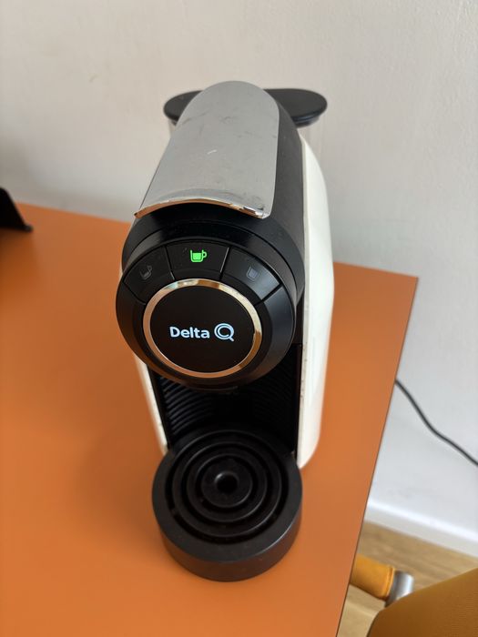 máquina de café Delta Q (entrego em Lisboa ou Beja)
