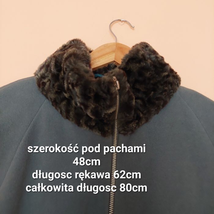 Zielony płaszcz damski