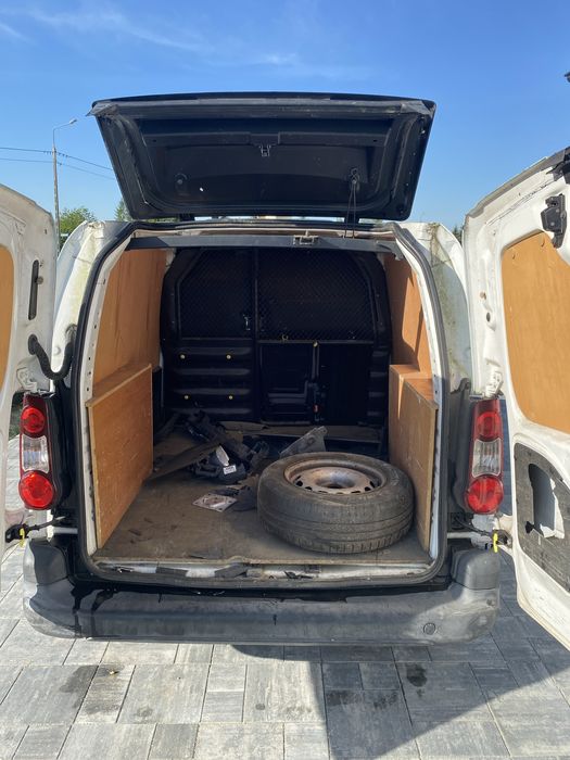 Zabudowa paki środek podłoga Citroen Berlingo Peugeot Partner 08-