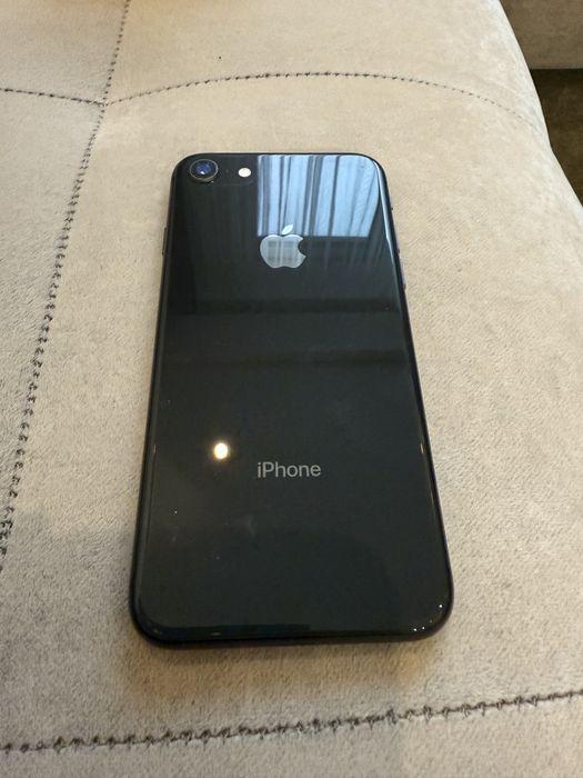 Продам Iphone 8, 64 gb