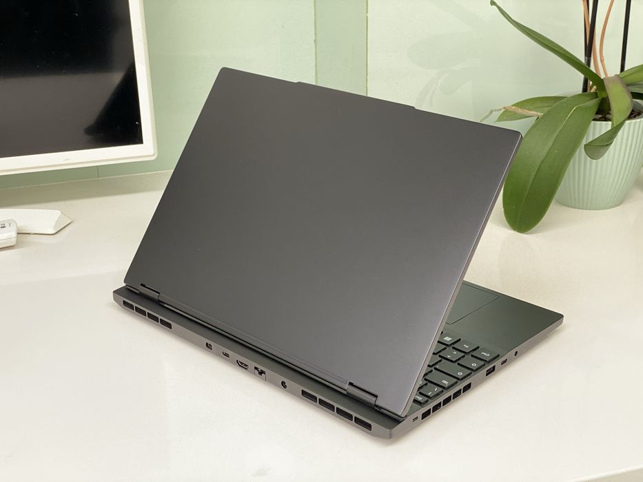 Portátil Gaming 15” 240hz RTX4060 PC Specialist