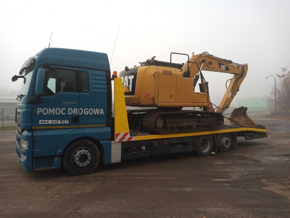 Transport maszyn budowlanych rolniczych wózków 15t pomoc drogowa