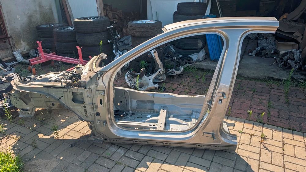 volvo s60 v60 III próg lewy lewa strona słupek środkowy podłużnica