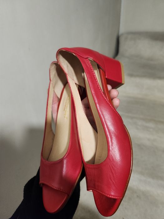 Жіночі туфлі-слінгбеки бренду Guimarães