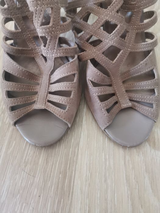 Buty na obsasie skóra r. 39