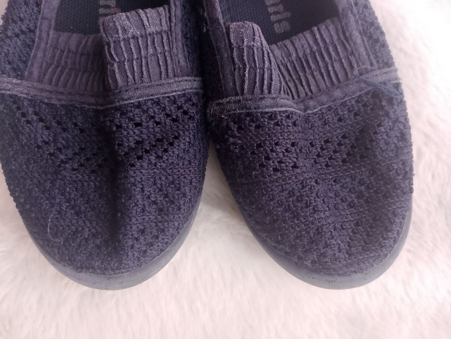 Buty siatkowe dla dziewczynki, koronka, kapcie r. 26 balerinki granat