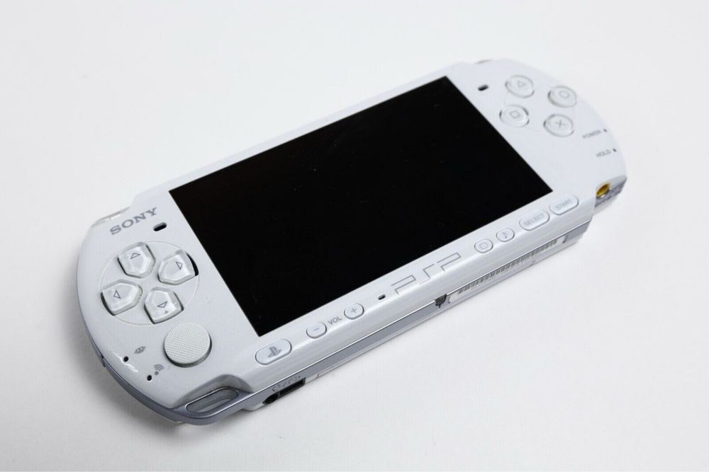 PSP 3000 white color Б/У