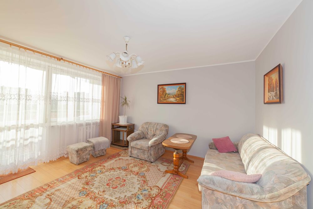 Do wynajęcia mieszkanie z dobrym dojazdem do UWM (2 pokoje, balkon, duży parking)