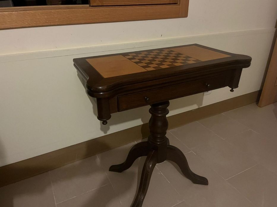 Mesa de jogos de tabuleiro