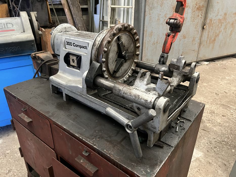 Maquina de roscar redgi 2”