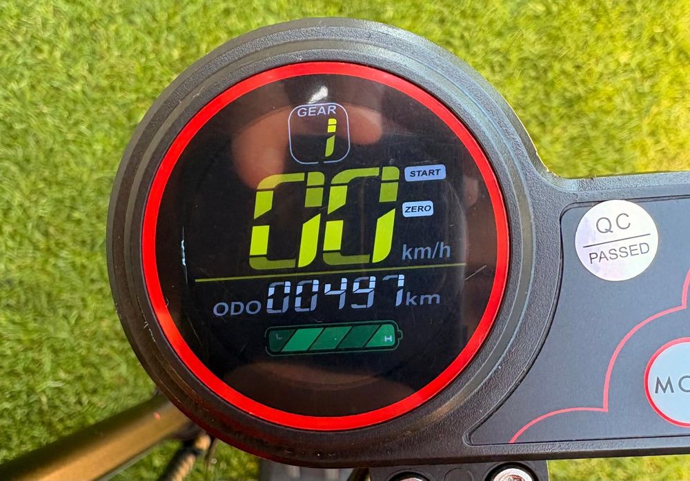 Hulajnoga elektryczna Motus 8.5 pro lite z ładowarką