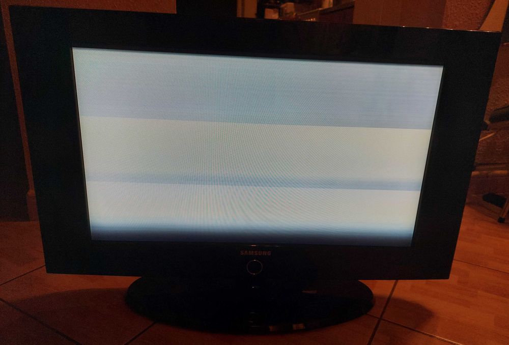 Telewizor Samsung 32 całe