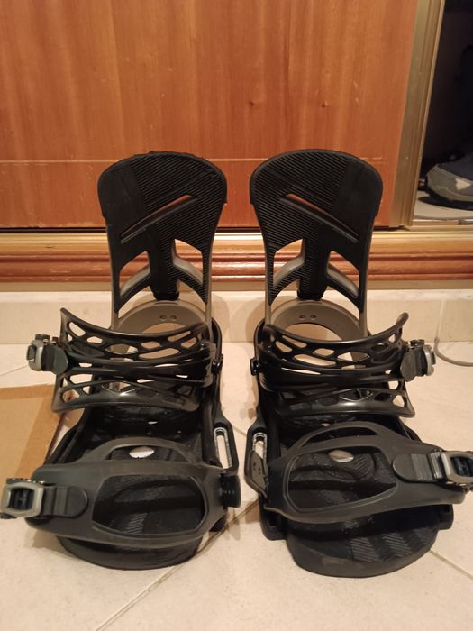 Vende se fixadores Burton mission