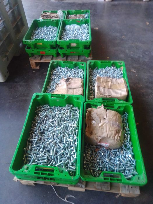 Parafusos todo o tipo ao kg