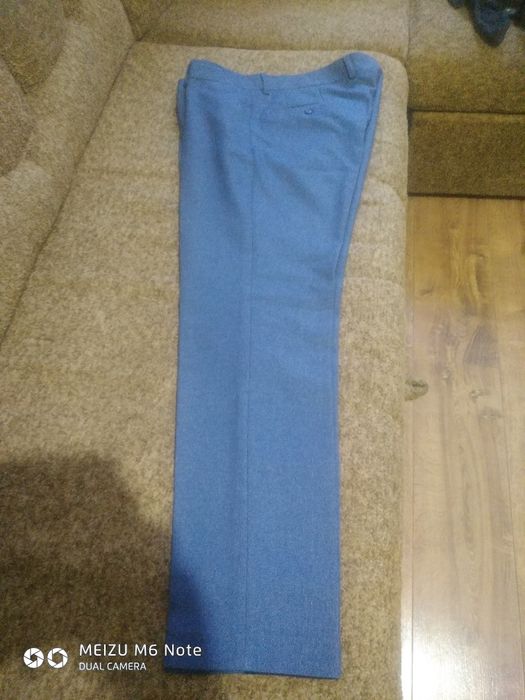 Продам    Брюки и рубашки