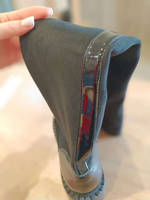 Продаються нові сапожки