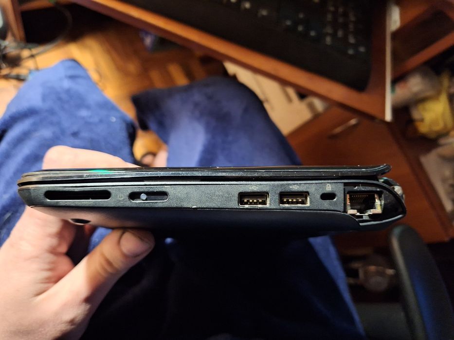 Нетбук HP Compaq Mini CQ10-710SR