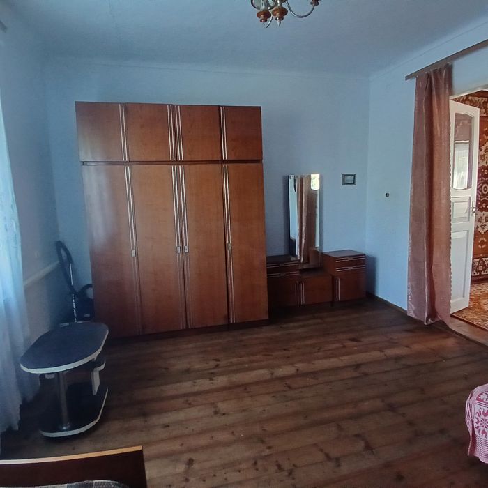 Продам будинок з власним ставком