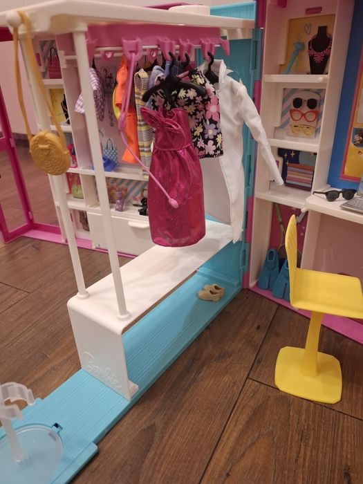 Barbie wymarzona szafa