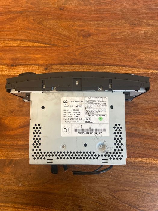 Radio para Mercedes R W251 e ML W164