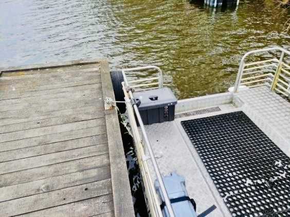 Sprzedam katamaran do celów wędkarskich